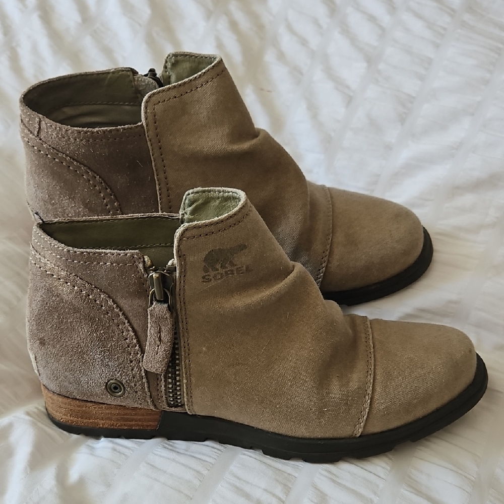 Sorel Women's Suede Tan Ankle Booties